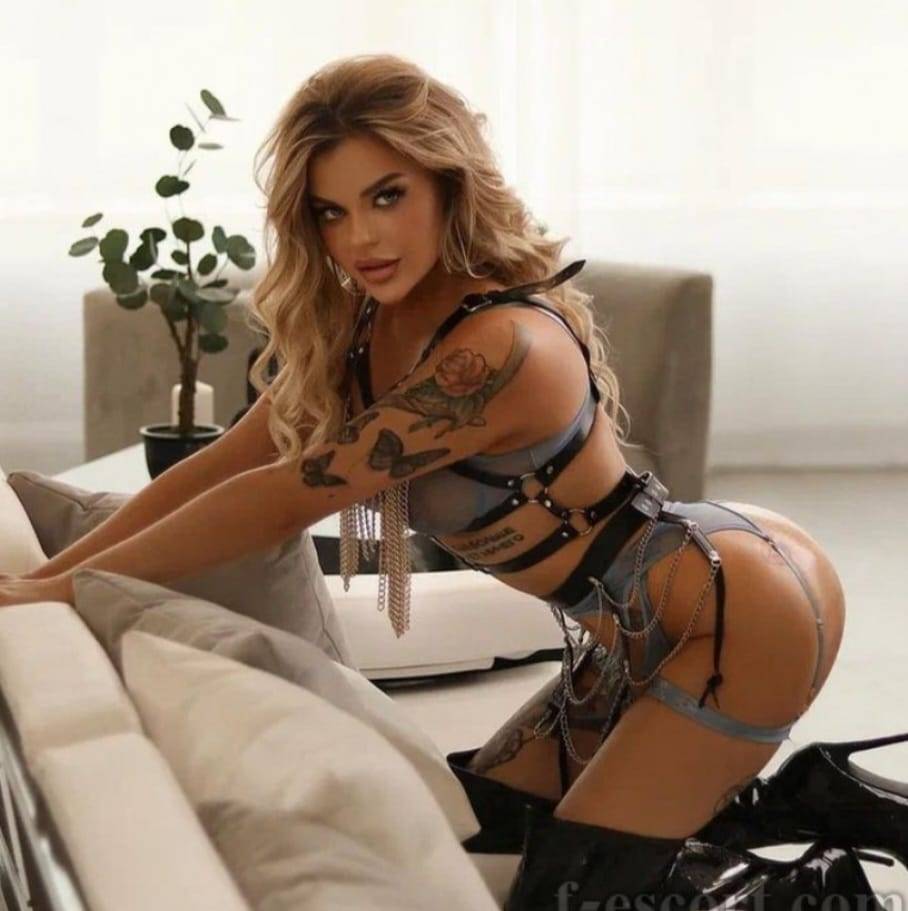 Esenyurt Escort Bayan Cerenle Sıcak Bir Gece Geçirin